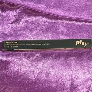 Pley Liquid Asset - Black liquid Eyeliner Abyss